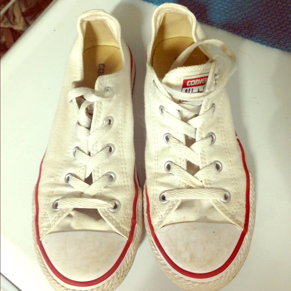 White low top girls converse